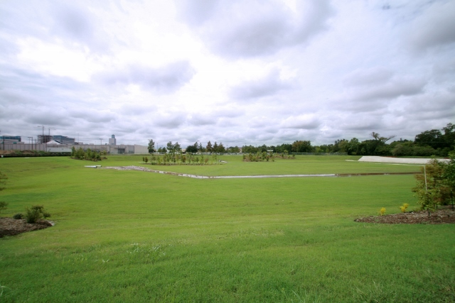 130-10384-011_H_P_E_D_HR_NP_091914_Briar Banch Detention Basin after Flood_005 (640x427).jpg